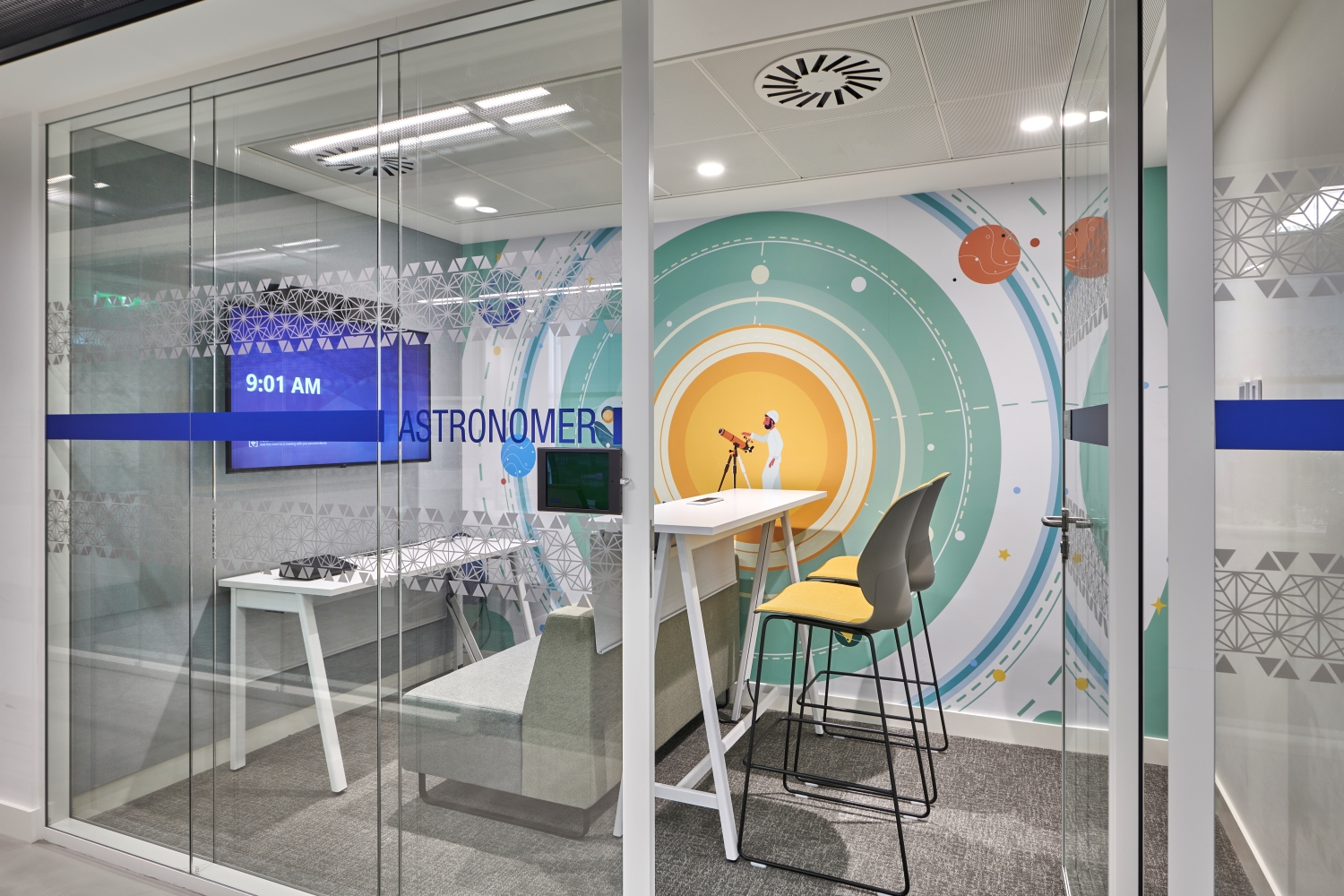 LinkedIn Meeting Room (2) L9