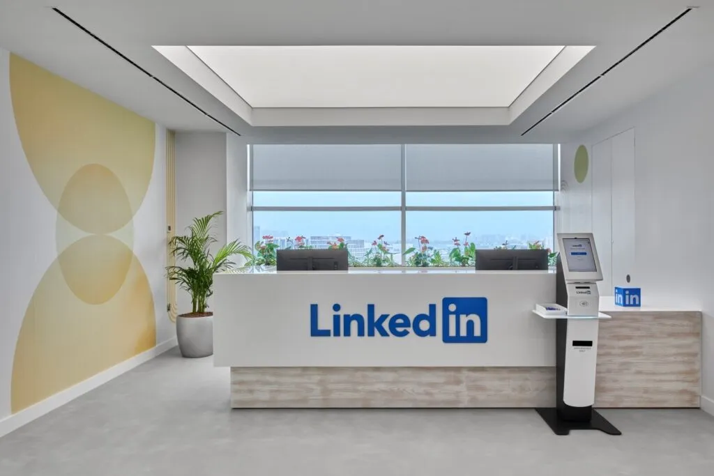 LinkedIn Reception L9 (2)